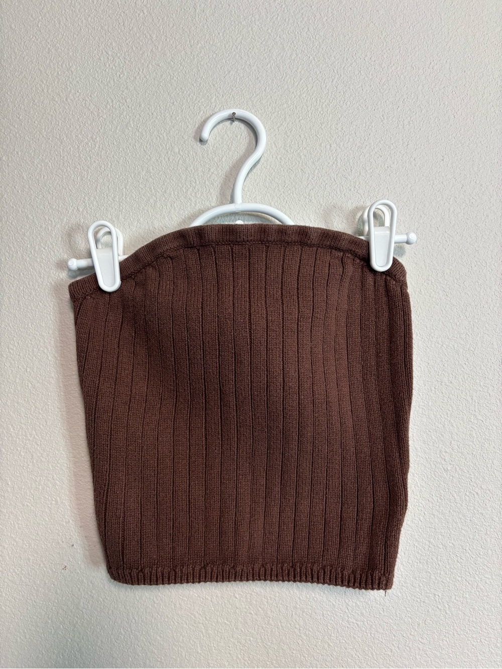 La Hearts Ribbed Off-Shoulder Knit Tube Top in Brown